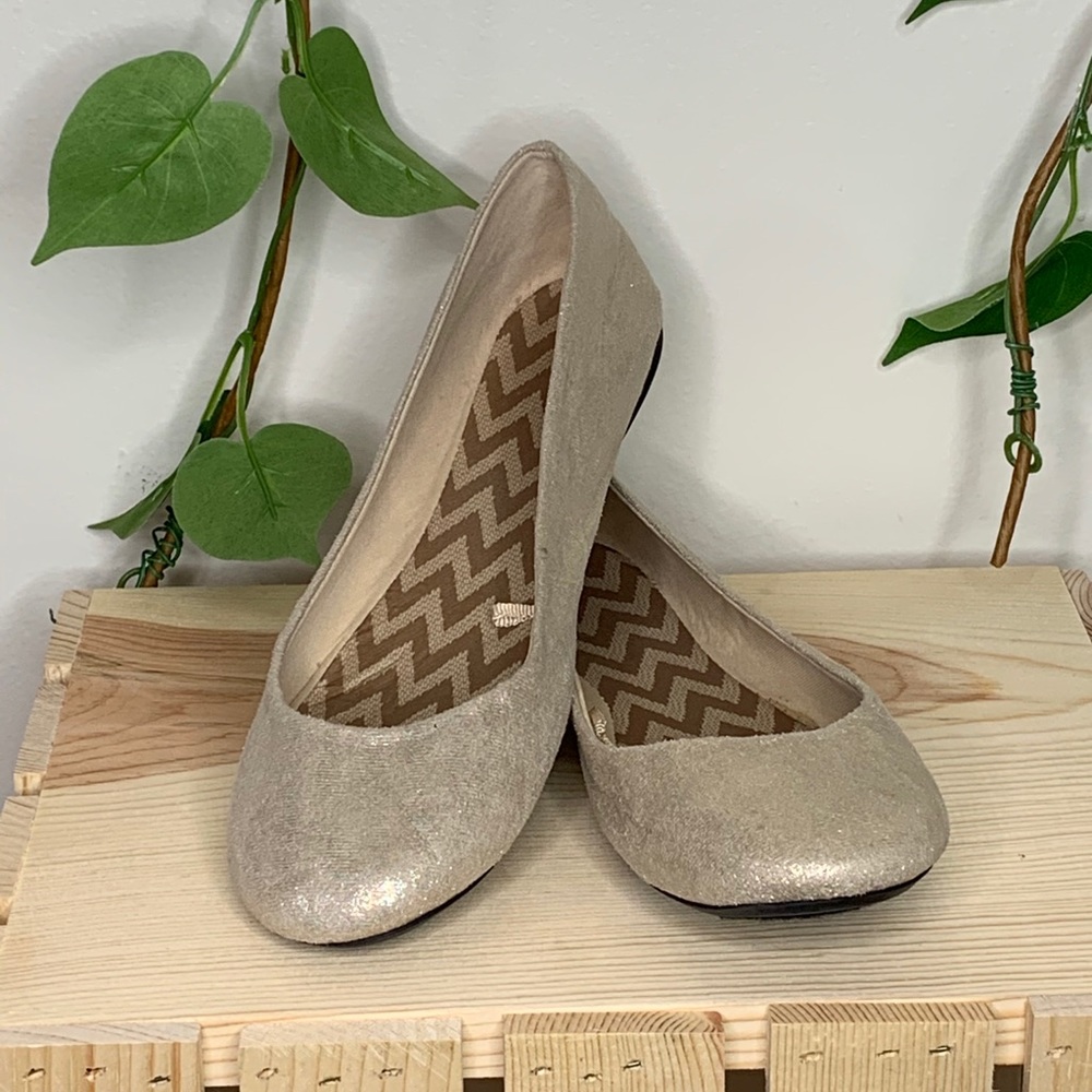 Gold flats